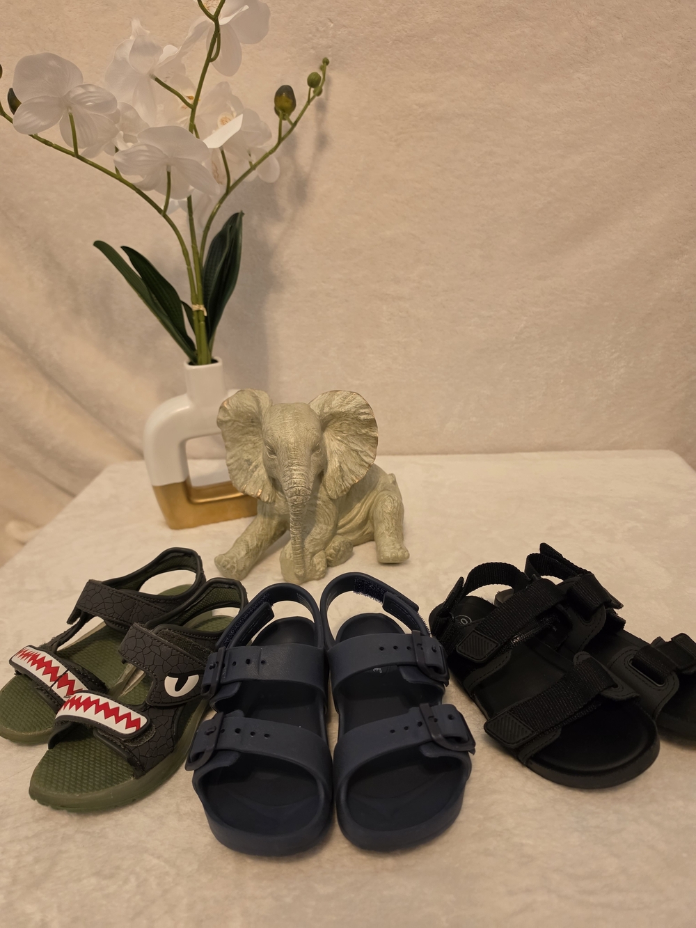 Cat & Jack & Carter' s Unisex Kids Strappy Sandals Black 10 Adjustable Buckle
